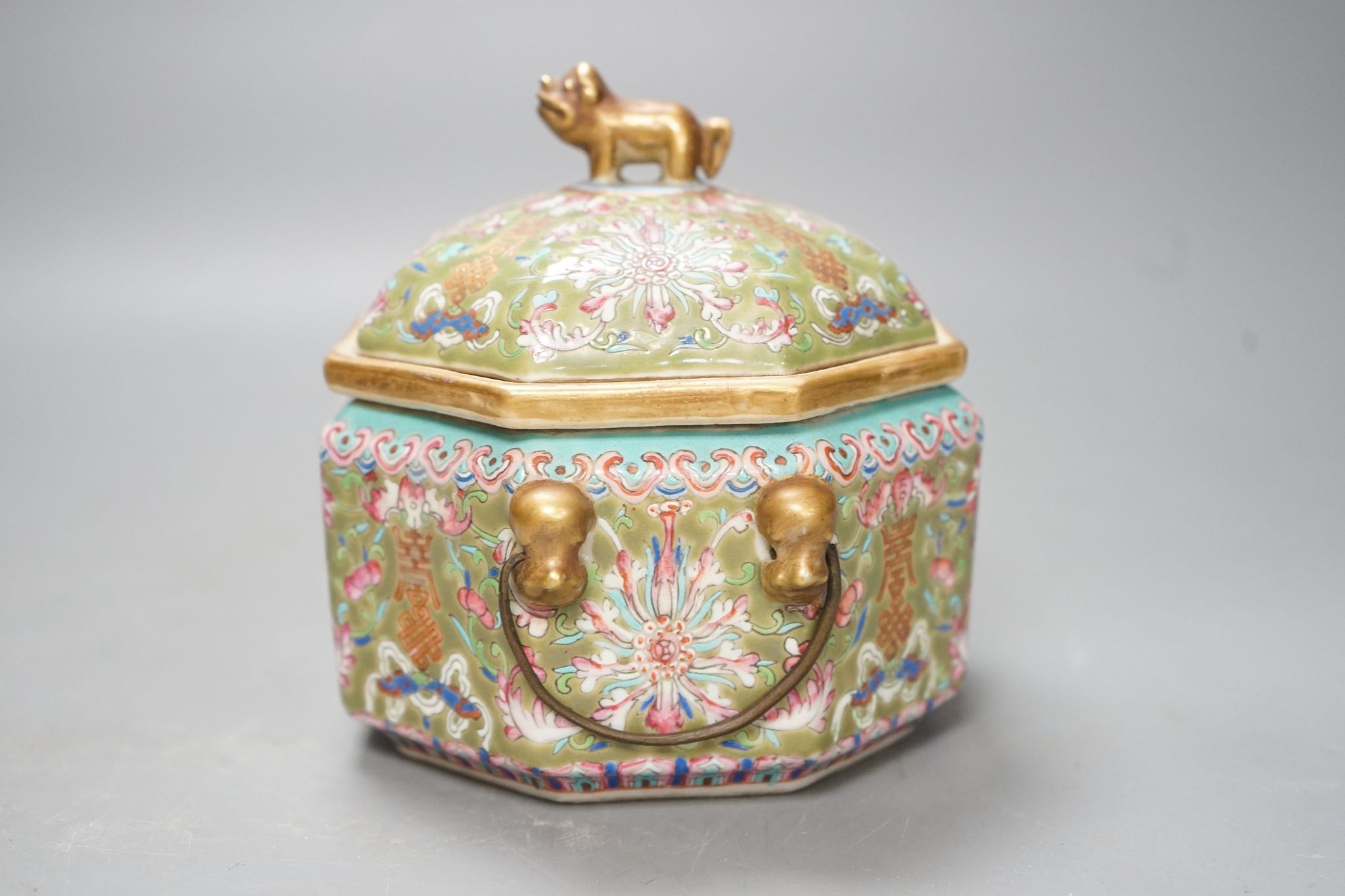 A Chinese sage green ground jar, cover and liner, mid 19th century, 13cm